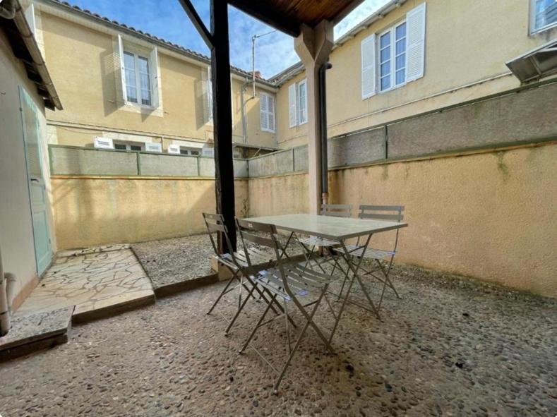Centre Ville Superbe T2 Neuf Wifi Terrasse Netflix Perigueux Bagian luar foto